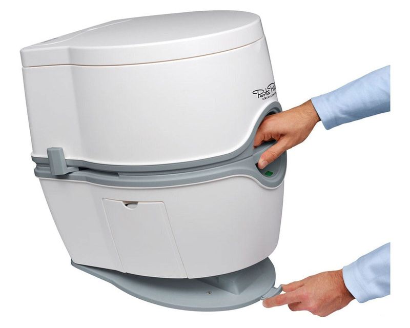 Hold down kit til Porta Potti 565